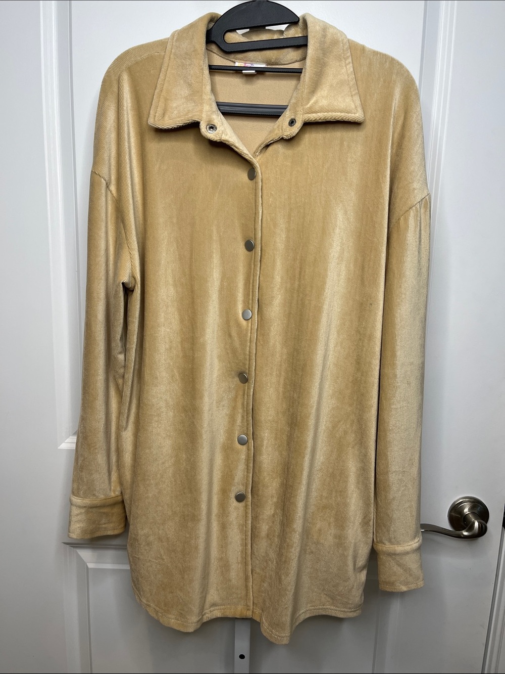 LuLaRoe Pale Tan Teddy Button-Front Shacket